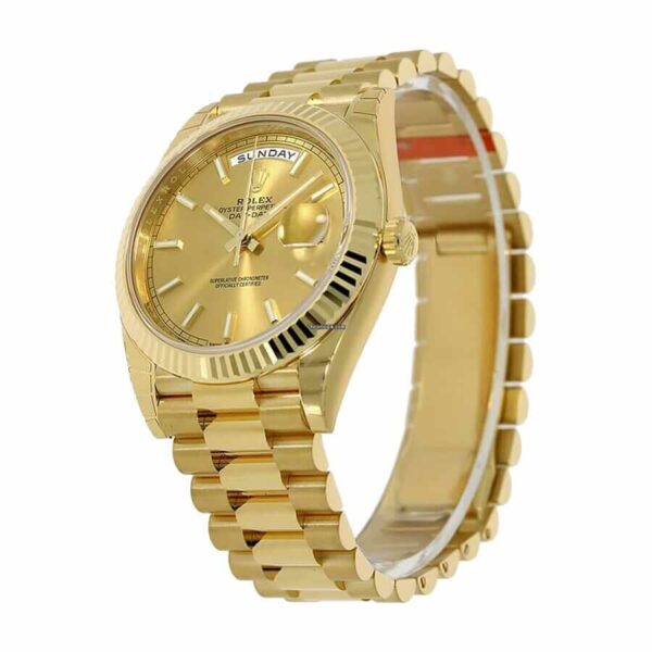 14244251b_xxl_v1581675683910.jpg Rolex Yellow Gold Replica